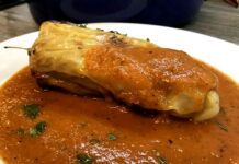 Plněné papriky s rajčatovou omáčkou a bez mouky. Dobrou chuť!   papriky