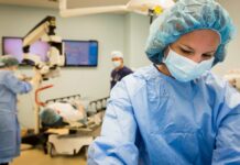 Protestující lékaři chtějí vyšší odměny pro všechny lékaře protestujici_lekari