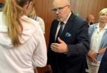 Ministr Válek vylučuje skokové zvýšení platů lékařů v Česku valek