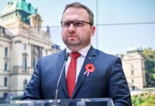 Výchovné na jedno a dvě děti skončí v lednu 2027 Výchovné 500 Kč na dítě od ledna 2027 mají dostávat k nově přiznávaným penzím jen rodiče se 3 a více dětmi. Navrhuje to ministr práce a sociálních věcí Marian Jurečka. / Foto: Vláda ČR