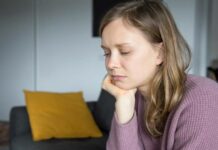 Na nevysvětlitelné bolesti břicha si stěžuje až 30 % školních dětí bolest