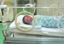 Novorozenců s příznaky abstinence přibývá. Mohou za to matky priznaky_abstinence