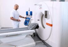 V Brandýse se pacient na CT dostane i za dva dny, v Praze i za měsíc CT