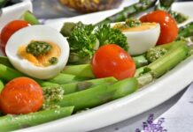 Nejen o Velikonocích zdraví neohrozí jedno až dvě vejce denně vejce