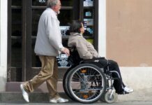 Penze: Rodinný vyměřovací základ pomůže domácím pečujícím penze