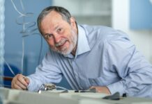 Vědci ÚFCH JH pracují na „zkapalnění“ metanu či vodíku UFCHJH