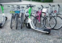 Loni na elektrokoloběžkách zahynuli tři lidé. Další stovky se zranily lide