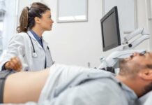 Mužská a ženská rodná čísla dělají rotyku v úhradě péče o trans osoby trans