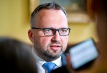 Když bude třeba, Jurečka rozšíří zákaz prodeje na všechny svátky zakaz_prodeje