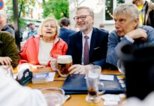 Kdo nepije, není Čech. Konference o alkoholu změnu asi nepřinese alkoholu