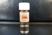 Látka GBL, která je v čistidlech, se mění na drogu. Úřady mluví o zákazu latka_GBL