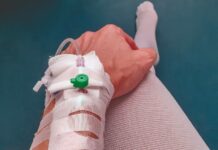 Počty lidí na neschopence dál rostou. Mírně převažují ženy neschopence