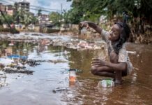 Cholera se šíří a způsobuje komunitní umírání, ale nemusela by cholera