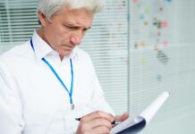 Firemní lékař není vždy praktický lékař, jejich výkony se liší lekar