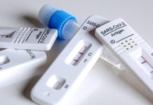 Onemocnění covidem roste. Potvrzují to lékárny i statistiky KHS onemocneni_covidem