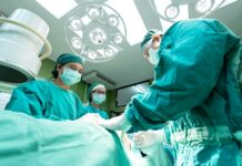 Ředitel ÚN Brno končí, lékaři chtěli i 50 tisíc za služby navíc reditel