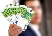 Pfizer žaluje Polsko kvůli dluhu na vakcínách proti covidu Pfizer