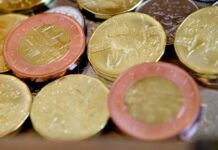 Lékaři si polepší. Podepsali dohodu o navýšení platů a mezd lekari