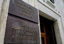 Ministerstvo řeší nelegální vybírání poplatků za zdravotní péči poplatky