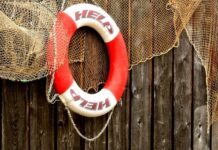 NUDZ i policie nabízejí podporu na +420 227 272 225 strelbe