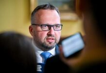 Do Jurečkovy superdávky už zasahují poslanci z vládní koalice zasahuji