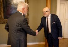 Dětské lékaře do regionů přivede jiné financování dotací, míní ministr Válek ministr