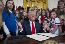 Prezident Trump zakázal trans ženám závodit v ženských soutěžích Trump