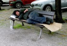 Počet bezdomovců v Česku je čtvrtý nejvyšší v EU. Trpí tím i zdravotnictví bezdomovcu