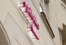 Lékárnám Pilulka loni meziročně propadl obrat o 36 procent pilulka