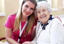 V Alzheimer Home vzrostou platy o tisíc korun, vyjednaly odbory Alzheimer_Home