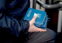 Zvláštní povolení k pobytu začnou úřady Ukrajincům přidělovat v září pobytu