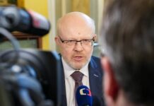 Válek: Prověrky korupci v nemocnicích nezabrání, chce to změnu systému korupci