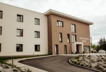 Alzheimer Home má domovy ProSeneo ve Varech a Říčanech Alzheimer_Home