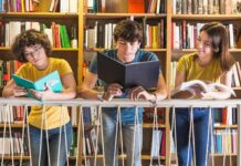 Děti, které se učí z papíru, ví o třetinu víc než ty s mobily a tablety Stransky