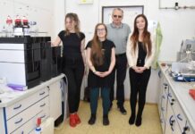 Fotokatalýza umí zbavit vodu antibiotik, zjistili čeští vědci fotokatalyza