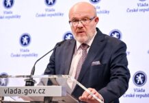 Vládní usnesení o vyrovnaném zdravotnictví nefunguje, letos je minus 14 mld. Kč letos