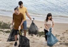 V Kodani turisty zapojují do úklidu města, a těm se to líbí mesta
