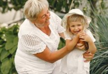 Cesty do zahraničí s dítětem bez souhlasu obou rodičů se nevyplácí cesty_do