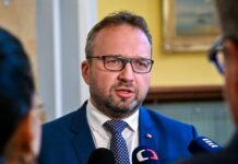 Teď se dosluhují ministr Jurečka rozsliboval. Podpoří rodiny s dětmi Jurecka