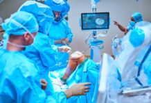 Po výměně kolena by mohli pacienti domů už po třech dnech kolena