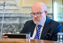 Válek je spokojený: Platba za státní pojištěnce vzroste o 61 korun pojistence