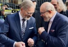 Zdravotnické odbory jsou ve stávkové pohotovosti. Válek je naštval valek