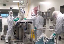 AstraZeneca nezáří. J&J odděluje ortopedickou divizi DePuy Synthes J&J