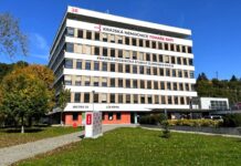 Sedláčková dál řídí KHS ZK. Na její odvolání znovu tlačí odbory odbory