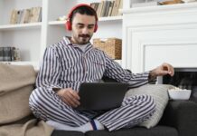 Skutečná sexualita mizí. Lidé mají stále radši videa, roboty a panny lide