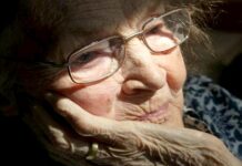 Stát je vstřícný k těm, kdo nepečují. Ti, kdo pečují, jsou na to sami pecuji