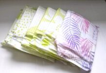 Školní toalety pro dívky starší 9 let musí být vybaveny vložkami vlozkami