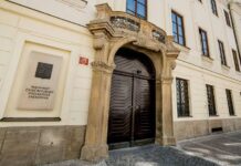 Nová Sněmovna omládne zhruba o rok, posílí zastoupení žen zastoupeni_zen