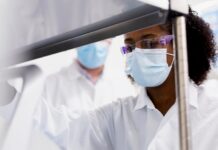 Moderna získala peníze na vývoj vakcíny proti ptačí chřipce Moderna