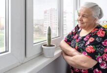 Sociální služby od ledna 2026 opět zdraží, ale stoupnou i důchody ceny_v_socialnich